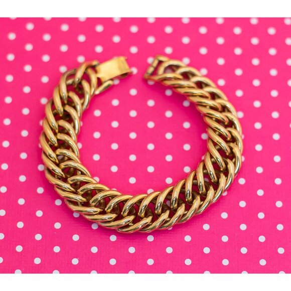Vintage Double Curbs Gold Tone Bracelet by Avon 7 inch - P8 - Picture 1 of 3